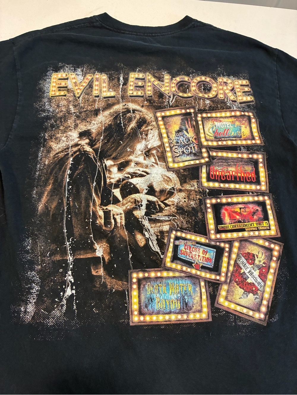 Busch Gardens Howl-O-Scream Evil Encore Black Graphic 100% Cotton T-Shirt
